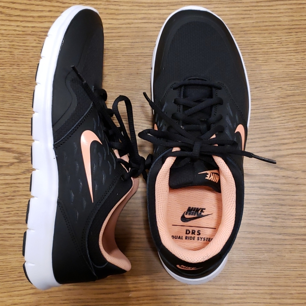 Nike Women's 9.5 Dual Ride System Shoes